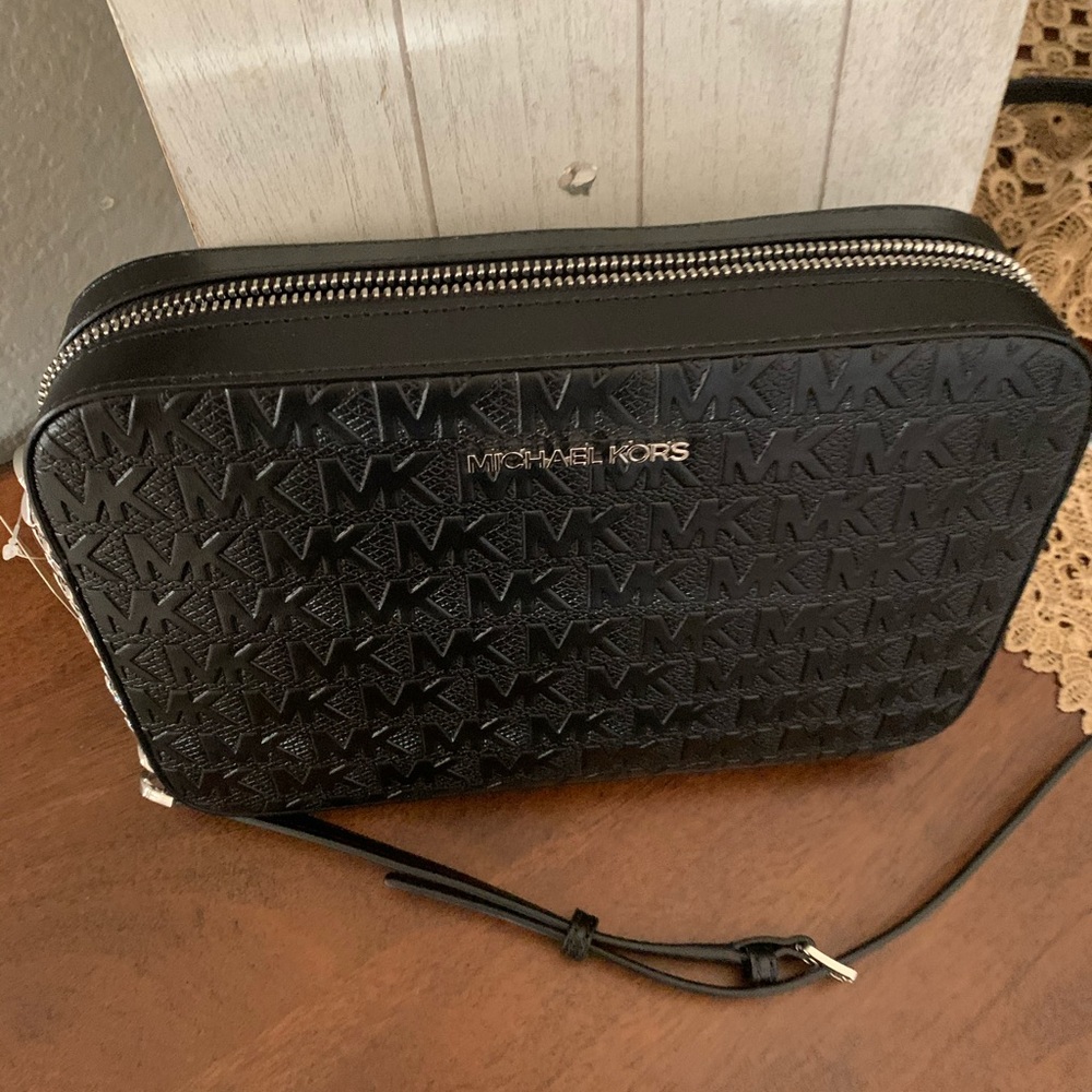 New Mk Jet set EW large Crossbody 🖤 - Picture 4 of 10